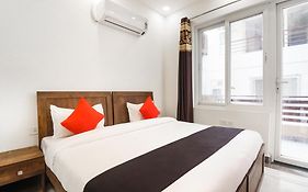 Collection O Green Leaf Residency